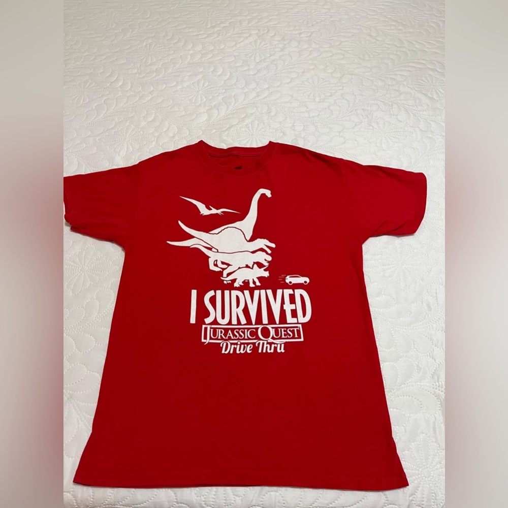 (18) Hanes Red and White Short Sleeve Tees Jurassic Quest